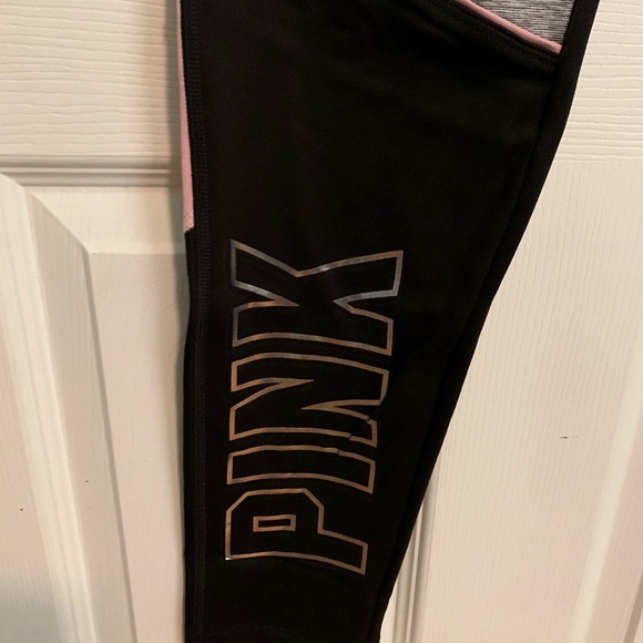 VS PINK Ultimate Leggings - Picture 4 of 4
